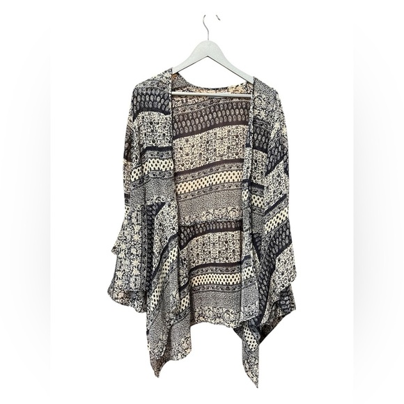 Maurices Boho Print Kimono with Bell Sleeves – Size 1 (Plus) - Picture 1 of 6